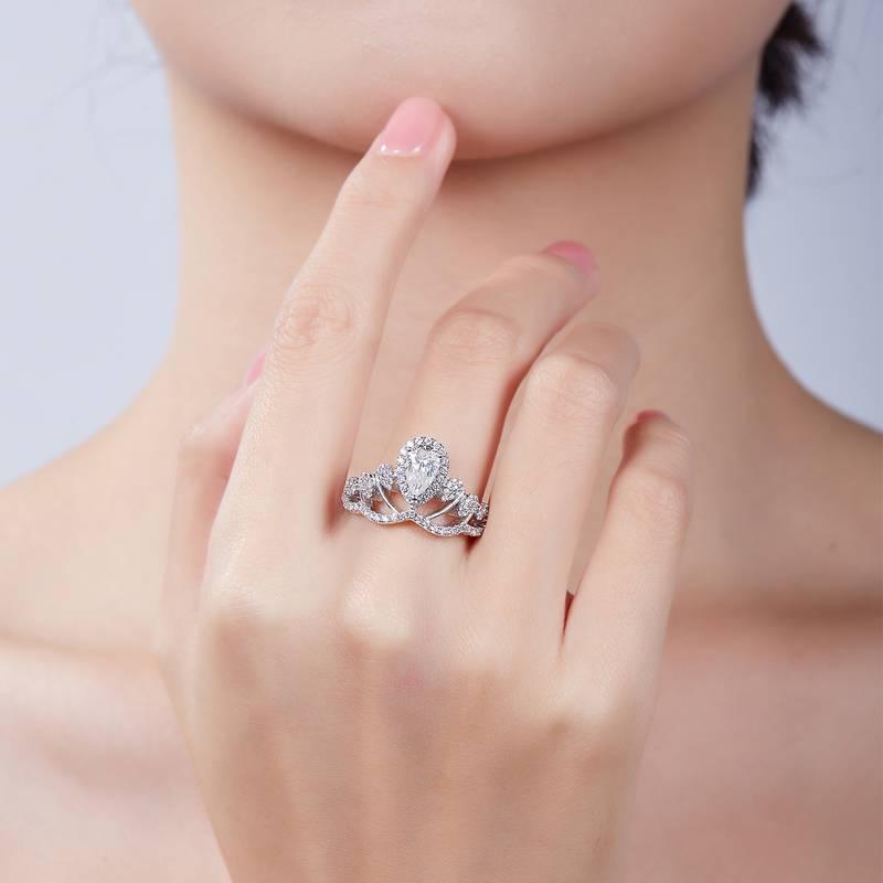V字皇后水滴S925银镀白金彩色MoissaniteWomen's Ring1ctD级